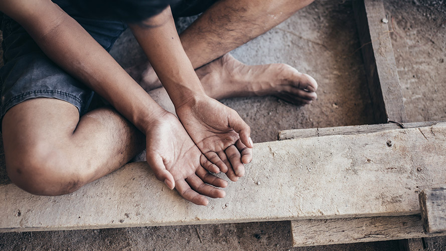 Couple on holiday; image used for HSBC Philippines home&Away page