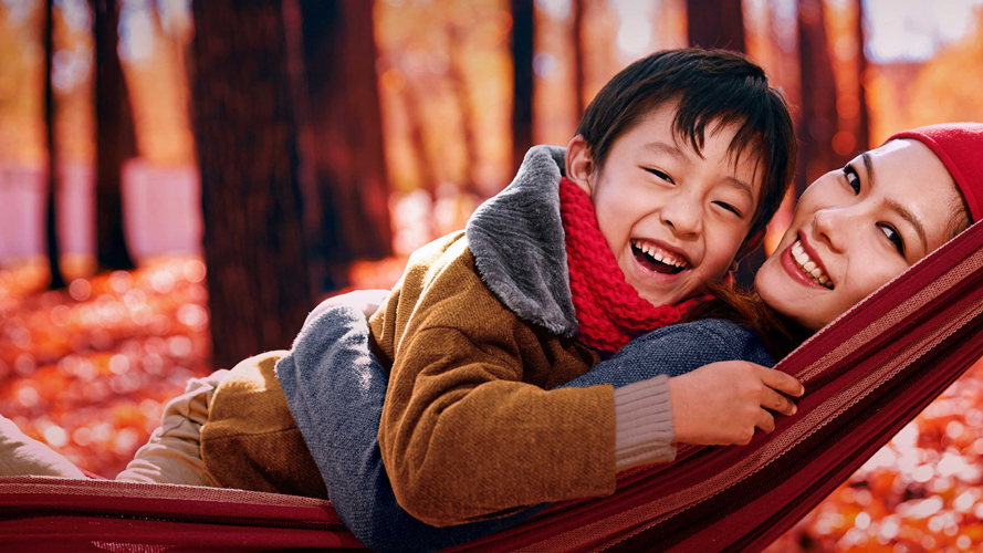 Inside a hot air balloon; Image used for HSBC Global Banking for Filipinos page - International Bank in the Philippines