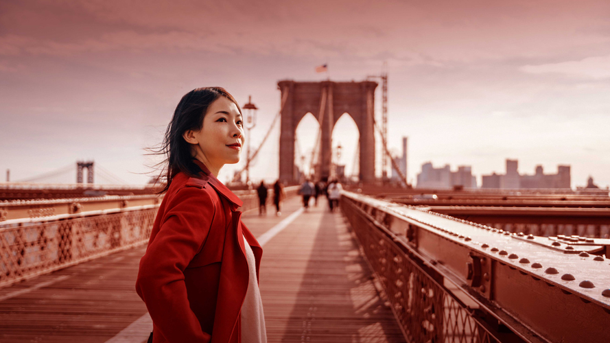 Man outside the city; Image used for HSBC Global Banking for Filipinos page - International Bank in the Philippines
