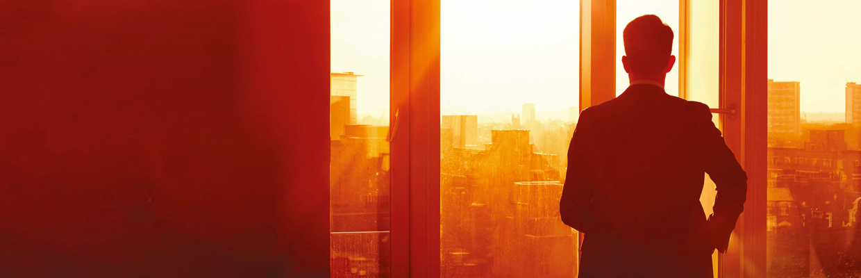 Woman outside her shop; Image used for HSBC Global Banking for Filipinos page - International Bank in the Philippines