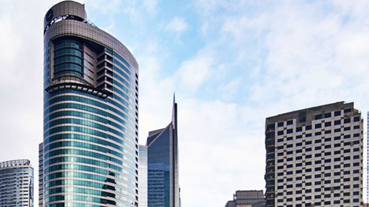 skyscrapers and sky; image used for HSBC Philippines Express Banking page 